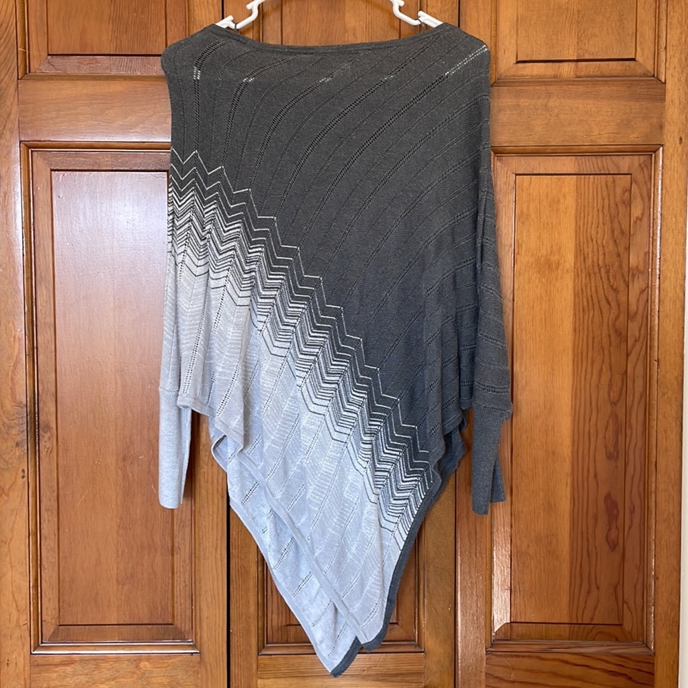 White House Black Market Zigzag-Detail Sweater Poncho - EUC - Picture 5 of 5